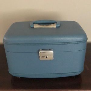 Jet Flight train case: Vintage Blue